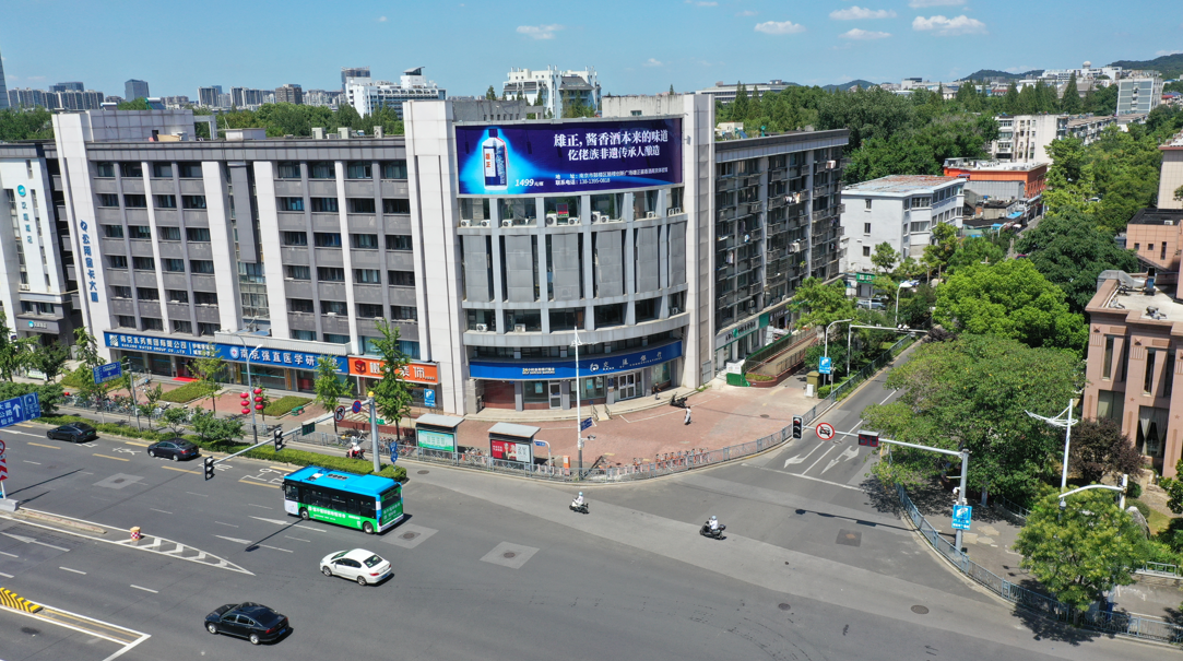 雄正醬香酒廣告登陸全國(guó),體驗(yàn)館遍地開花