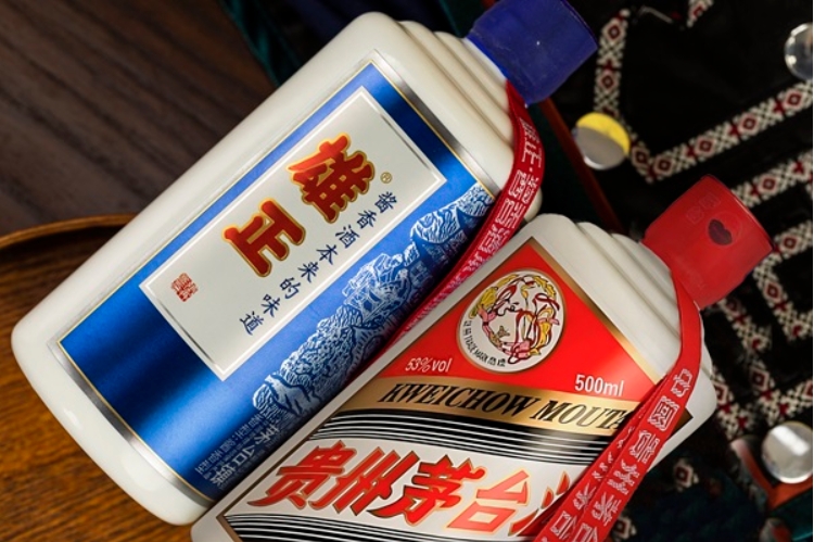 【中國(guó)財(cái)富網(wǎng)】茅臺(tái)董事長(zhǎng)為何如此鐘情于雄正,三次造訪只為品嘗一杯醬香酒本來(lái)的味道？
